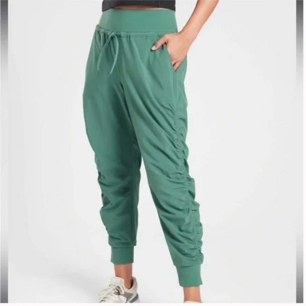 Athleta Attitude Lined Ruched Jogger Pant in Juniper Green - 0 Petite OBO